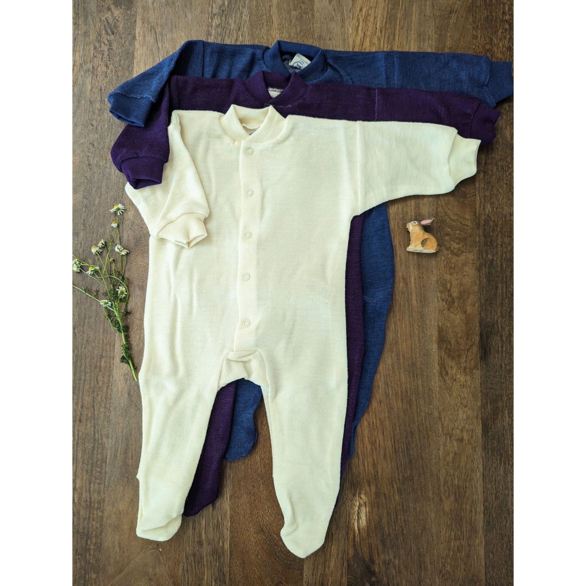 https://natureswildchild.com/cdn/shop/products/cosilana-organic-wool-terry-baby-pajamas-with-feet-319066.jpg?v=1693762112&width=1946